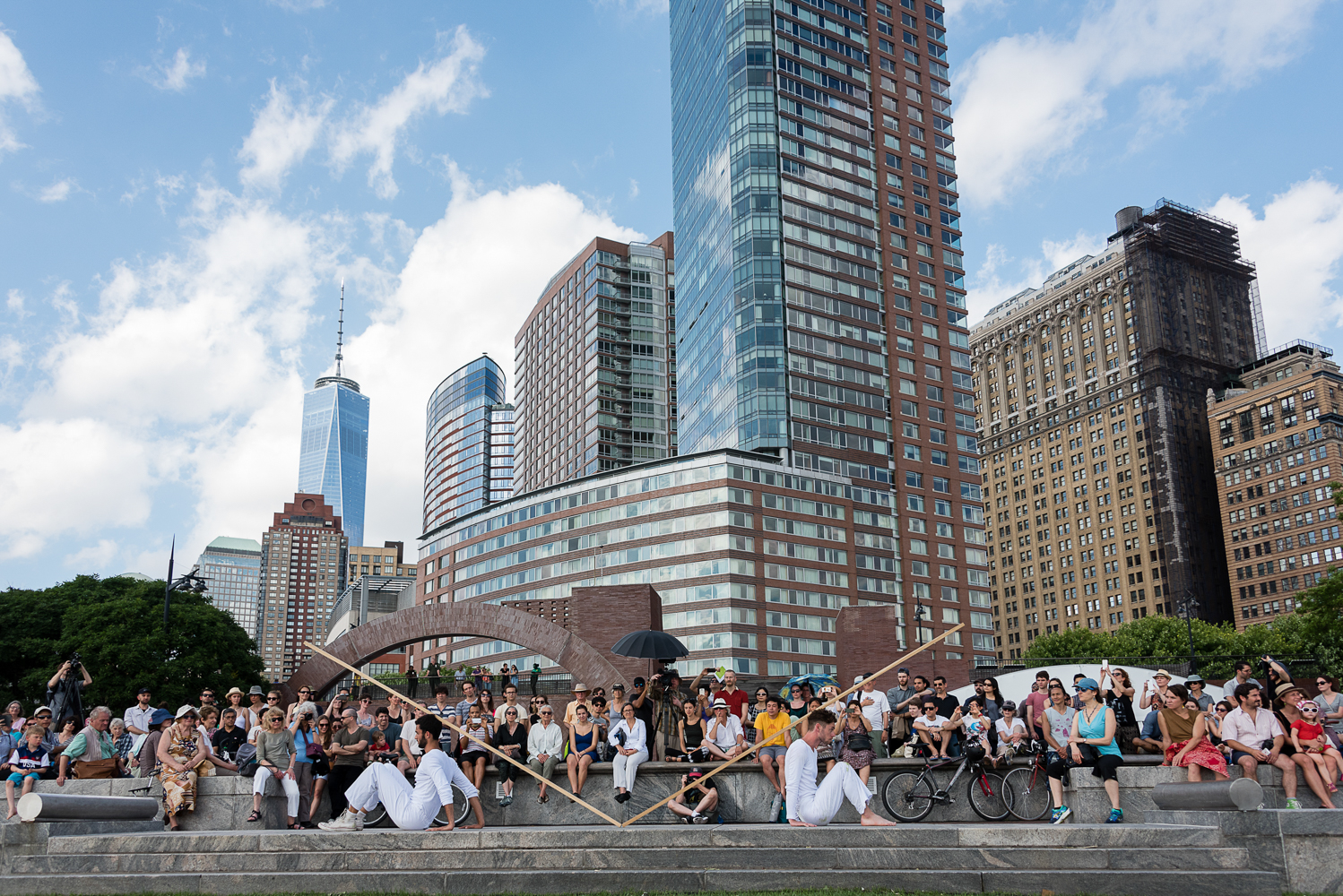 rr15_TBInPlainSite_WagnerPark_DS 007-1 Trisha Brown Dance Company, "In Plain Site" at Wagner Park, River To River 2015. Photo credit: Darial Sneed.