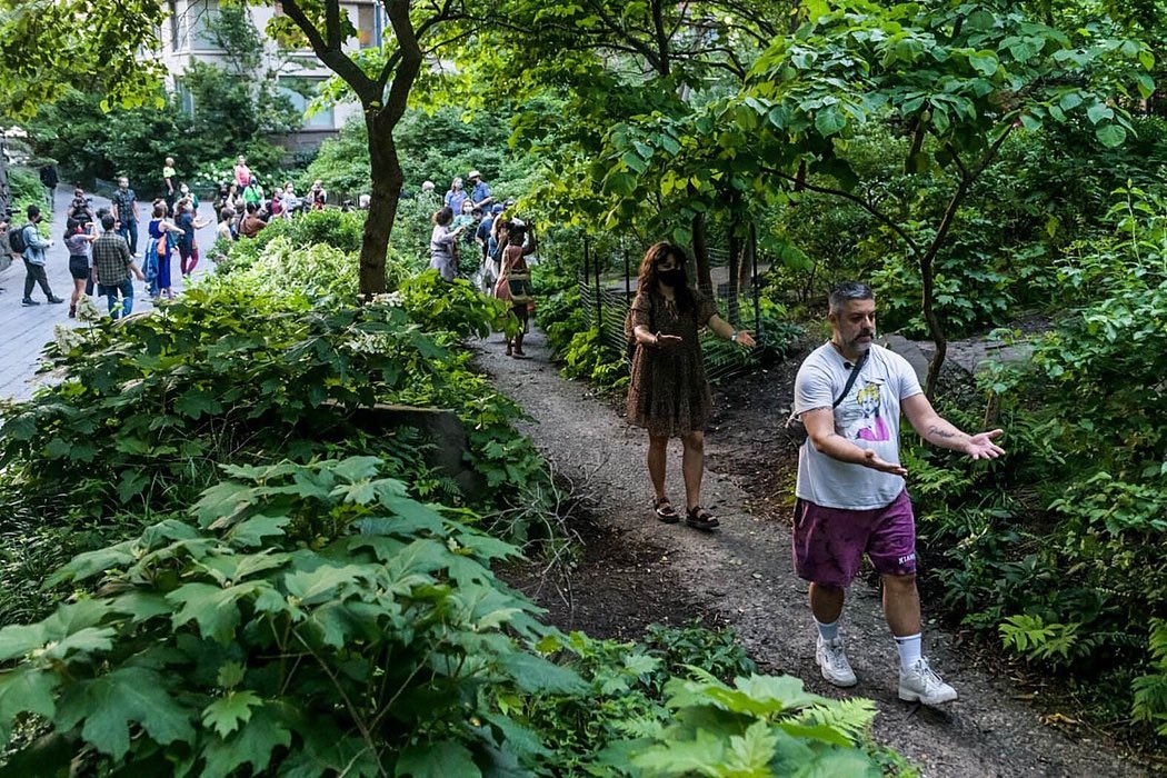 Processions with Miguel Gutierrez, River To River 2021. Photo by Ian Douglas.